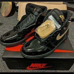 Jordan Retro 1 High Black Metallic Gold Size 10.5